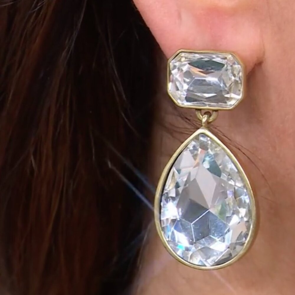 NIB Heidi Daus Beautiful Bianca Clear Stone Pear Drop Earrings